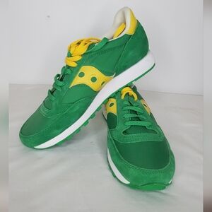 NWOT Saucony Size 10.5 Vibrant Green and Yellow Sneakers